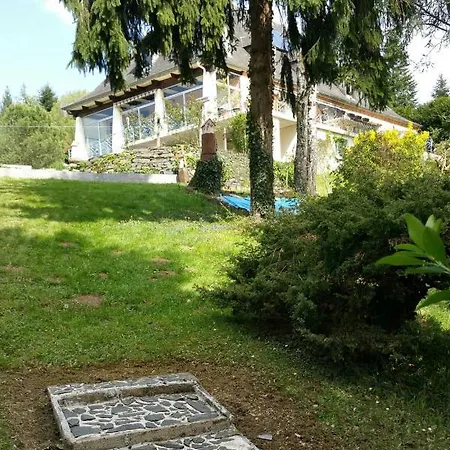 Alojamento de Acomodação e Pequeno-almoço La Demeure Aux Pins Lourdes