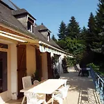 La Demeure Aux Pins Bed & Breakfast