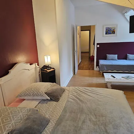 La Demeure Aux Pins Bed and breakfast Lourdes
