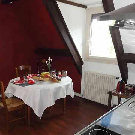 La Demeure Aux Pins Bed and breakfast Lourdes