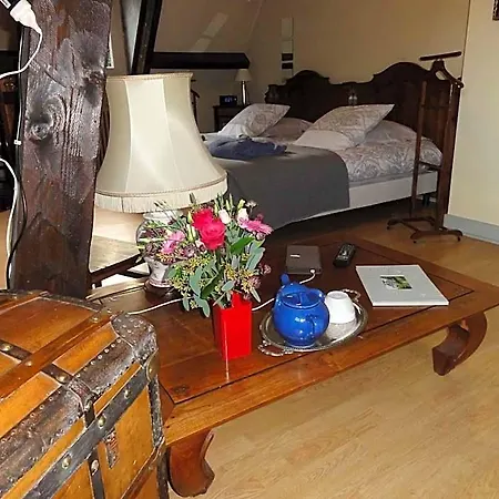 La Demeure Aux Pins Bed and breakfast
