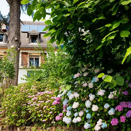 La Demeure Aux Pins 3* Lourdes