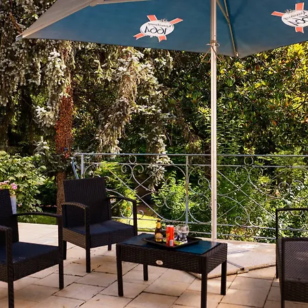 La Demeure Aux Pins Bed and breakfast 3*