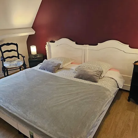 La Demeure Aux Pins Bed and breakfast