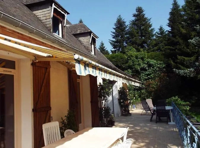 La Demeure Aux Pins Bed & Breakfast