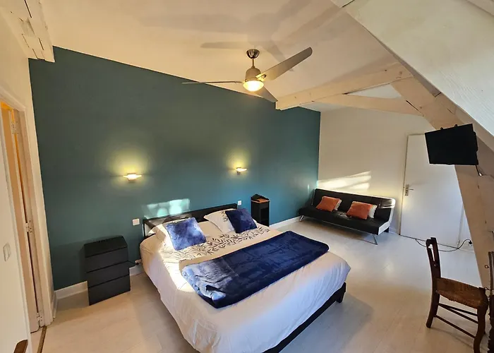 La Demeure Aux Pins 3*