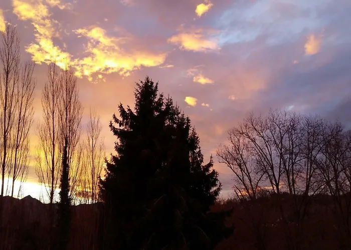 La Demeure Aux Pins Bed & Breakfast