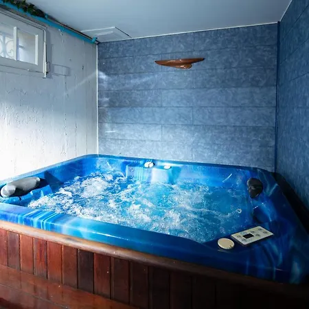 לינה וארוחת בוקר La Demeure Aux Pins 3*