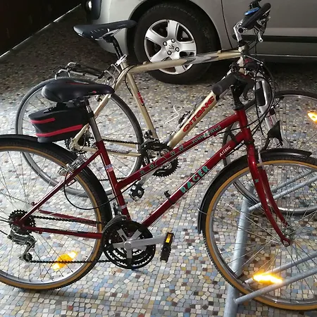 לינה וארוחת בוקר La Demeure Aux Pins 3*