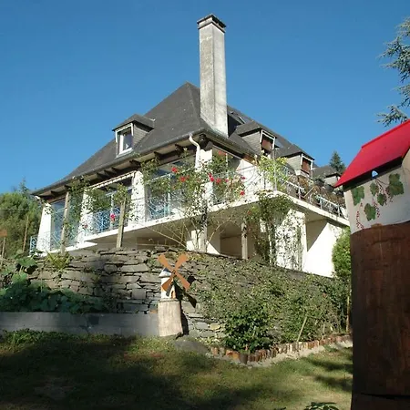 La Demeure Aux Pins לינה וארוחת בוקר לורדה