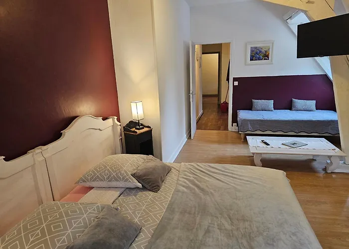 La Demeure Aux Pins Bed and breakfast Lourdes