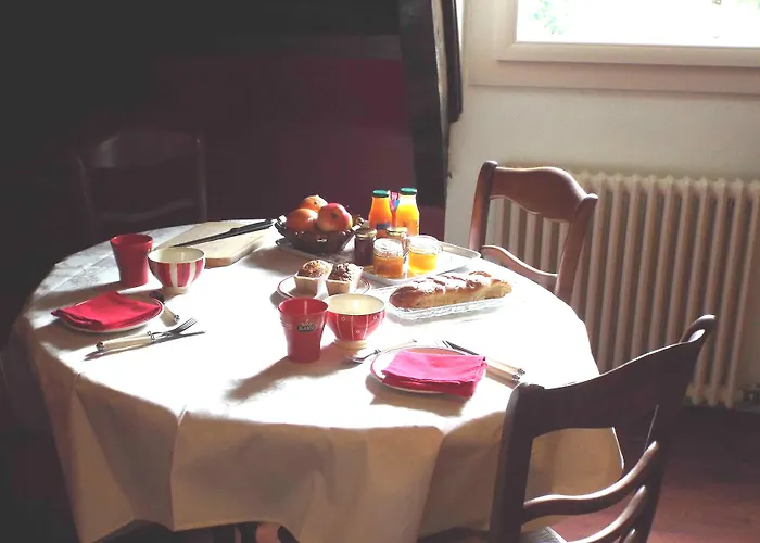 La Demeure Aux Pins Bed and breakfast