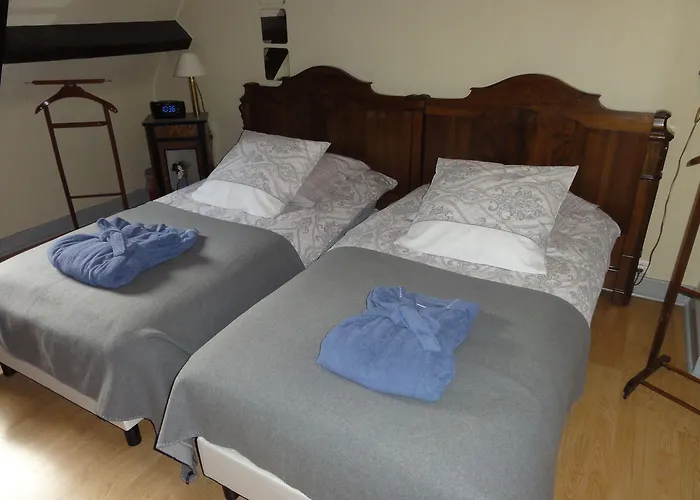 La Demeure Aux Pins Bed and breakfast