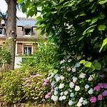 La Demeure Aux Pins 3* Lourdes