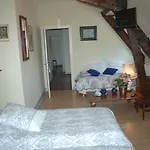 La Demeure Aux Pins Alojamento de Acomodação e Pequeno-almoço 3*