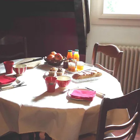 La Demeure Aux Pins Bed & Breakfast