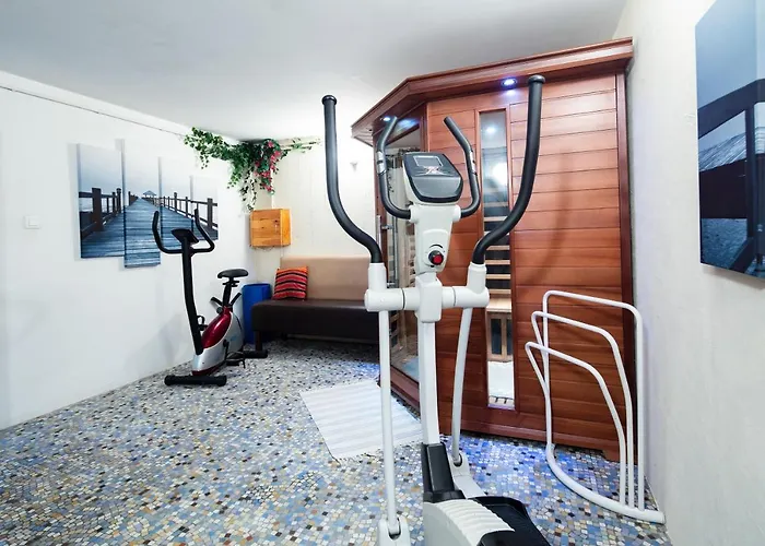 La Demeure Aux Pins Bed & Breakfast Lourdes